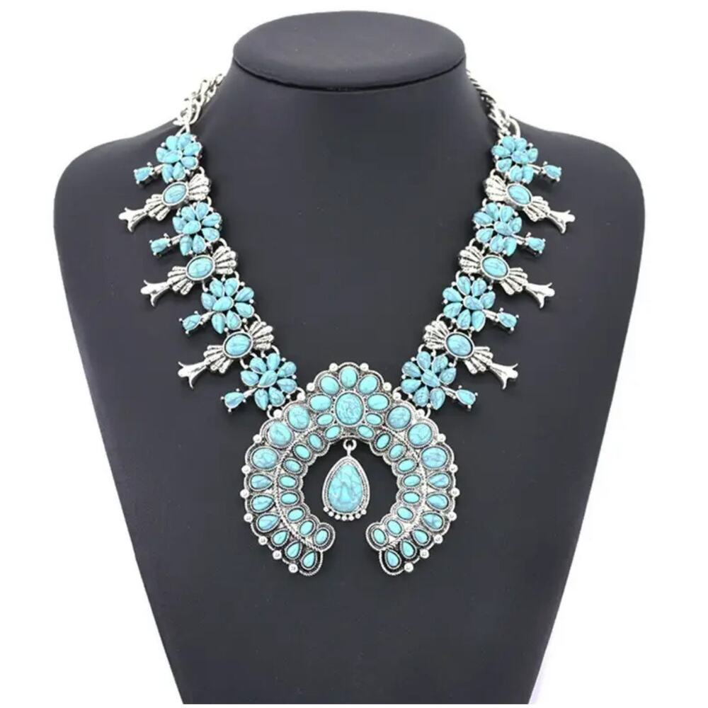 Turquoise Western Chic Bohemian Flower Pendant Necklace -Large NWT